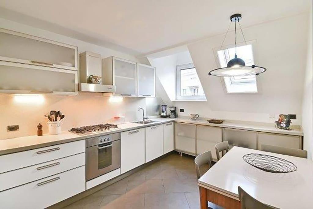 메라노 Penthouse In The Centre 아파트 외부 사진
